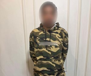 ضبط طالب لتعديه على زميله بسلاح أبيض أمام مركز تعليمي بالشرقية