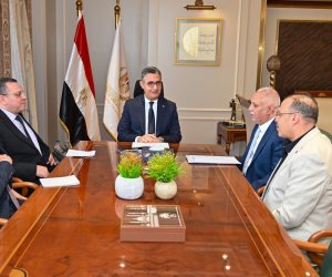 وزير التموين والتجارة الداخلية يعقد اجتماعًا موسعًا مع ممثلي البدالين التموينيين وشعبة المواد الغذائية