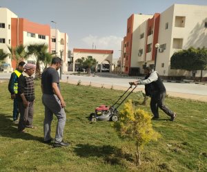 صيانة وتشجير حدائق مستشفى العريش استعداد لافتتاح قسم الكلى الصناعي خلال احتفالات العيد القومي (صور) 