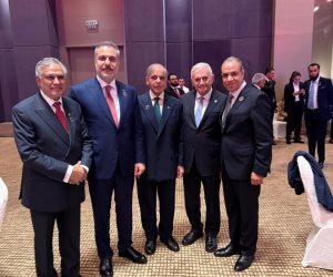 وزير الخارجية يلتقي رئيس وزراء باكستان ووزيري خارجية إسلام آباد وأنقرة