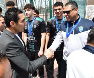 وزير الشباب والرياضة ومحافظ الدقهلية يقومان بجولة تفقدية بنادي جزيرة الورد ويلتقيان عدد من نواب المحافظة