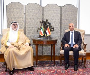 وزيرا خارجية مصر والكويت يعقدان مشاورات سياسية في القاهرة ويؤكدان عمق العلاقات الأخوية بين البلدين الشقيقين