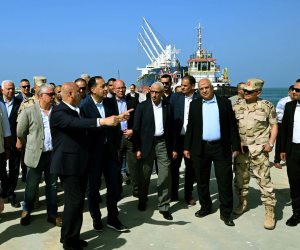 بوابة لشرق المتوسط وأحد محاور تنمية سيناء.. رئيس الوزراء يتفقد مشروع تطوير ميناء العريش البحري 