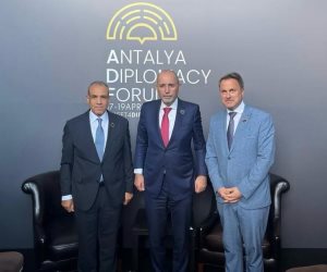 بدر عبدالعاطي يلتقي مع وزيرى خارجية الأردن ولوكسمبورج على هامش منتدى أنطاليا الدبلوماسي