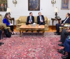 وزير الخارجية يستقبل أمين عام الخارجية الفرنسية ويشيد بالشراكة مع فرنسا