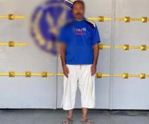 ضبط منادي سيارات بدون ترخيص لتحصيله مبالغ مالية من قائدي المركبات بالإسماعيلية