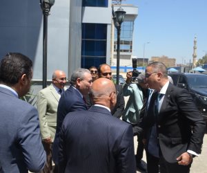 محافظ الجيزة يتفقد شركة مياه الشرب والصرف الصحي لبحث تحسين جودة الخدمة