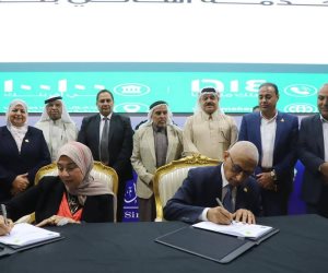 ضمن احتفالات العيد القومي .. محافظ شمال سيناء يوقع بروتوكول تعاون لإنشاء محطة تحلية مياه بوسط سيناء (صور)