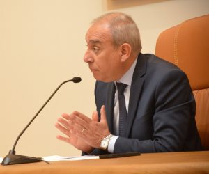 "هيئة الاستعلامات" ردا على الإيكونوميست: العاصمة الجديدة مشروع تنموي متكامل لصالح أبناء الشعب المصرى
