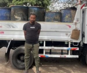 ضبط 4,5 طن مواد بترولية "سولار" محملة على سيارتين لبيعها بأزيد من السعر المقرر بالسوق السوداء