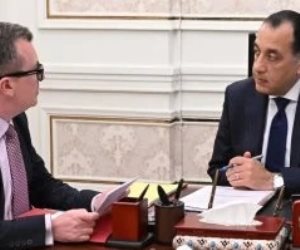 رئيس الوزراء يستعرض مع وزير التخطيط تطورات الاقتصاد العالمي