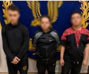 ضبط 3 أشخاص بالقاهرة متهمين بالنصب على راغبى السفر للخارج والإستيلاء على أموالهم
