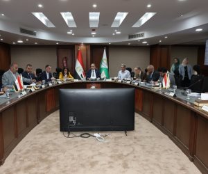 محافظ الجيزة يوجه رؤساء الأحياء بالاستجابة العاجلة لمطالب المواطنين وحل مشكلاتهم