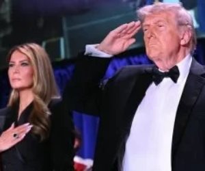 ترامب والسيدة الأولى يطالبان بطرد مذيع ABC بسبب فيديو ميلانيا الأرملة