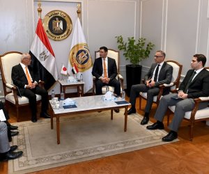 وزير الصناعة يبحث مع سفير اليابان الفرص الاستثمارية المتاحة
