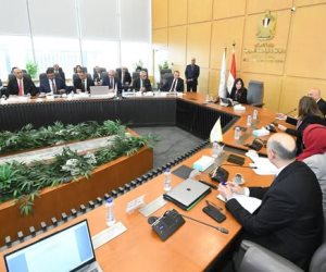 وزيرة الإسكان تتابع الموقف التنفيذي لمشروعات الإسكان بعدد من المدن الجديدة