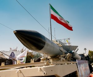 بين الرواية الإيرانية والتشكيك التقني.. ما أبعاد إعلان طهران حيازة 9500 قذيفة وصاروخ أمريكي خلال الحرب بين الجانبين؟