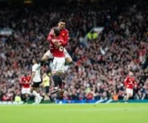 مانشستر يونايتد يحبط ريمونتادا ليفربول بالفوز 3-2 فى غياب صلاح.. فيديو