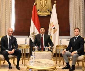 وزير الشباب والرياضة يلتقي نائب رئيس اللجنة الأولمبية الروسية لتعزيز التعاون المصري الروسي