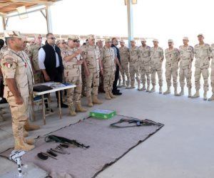 الفريق أشرف سالم زاهر يتفقد إحدى وحدات التدريب الأساسى بالقوات المسلحة.. فيديو