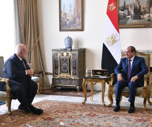 الرئيس السيسي يستقبل رئيس مجلس إدارة المجلس العالمي للسفر والسياحة
