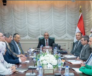 وزير الإنتاج الحربي يناقش تخفيض استهلاك الطاقة وأساليب خفض البصمة الكربونية 