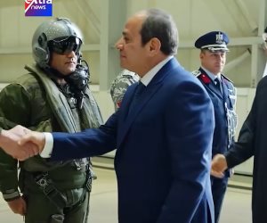 الرئيس السيسي يتفقد القوات المصرية في الإمارات خلال زيارة أخوية (فيديو وصور) 