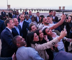 الرئيسان السيسي وماكرون يتفقدان الإسكندرية بحضور رؤساء الوفود المشاركة في افتتاح جامعة سنجور (فيديو)