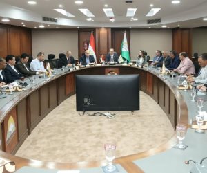 «الأنصاري» يعقد لقاءً مع رؤساء الأحياء والمدن الجدد ويؤكد: خدمة المواطن على رأس أولويات العمل
