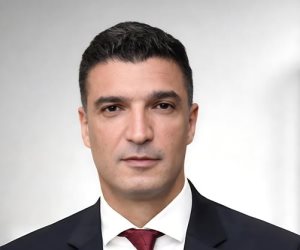وزير الصناعة يتجه إلى تتارستان الروسية للمشاركة في فعاليات المنتدى الاقتصادي الدولي