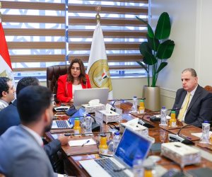 وزيرة التنمية المحلية والبيئة تتابع جهود تيسير منظومة تراخيص المحال العامة