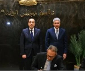 تمهيدًا لتعميمها بالمطارات المصرية.. مدبولي يشهد توقيع اتفاقيات تشغيل منظومة التأشيرة الإلكترونية بمطار القاهرة