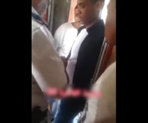 إيقاف فرد شرطة عن العمل لتجاوزه خلال التعامل مع أحد المتسولين داخل القطارات
