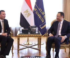 وزير الاتصالات يبحث مع رئيس «المركزي للتعبئة العامة والإحصاء» التعاون في تنفيذ مشروع التعداد العام للسكان