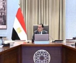 رئيس الوزراء يتابع الموقف التنفيذى لعدد من مشروعات قطاع الطرق