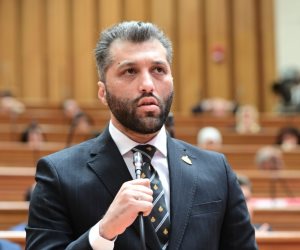 النائب محمد ثروت عكاشة: مد الدورة النقابية العمالية يجب أن يظل إجراءً استثنائيًا بضوابط واضحة ورقابة حقيقية