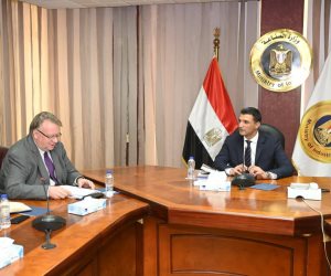 وزير الصناعة يبحث مع مدير مكتب العمل الدولية مشروعات المنظمة فى مصر