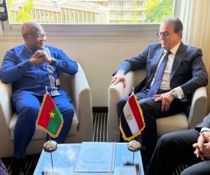 وزير الصحة يلتقي وزير صحة دولة بوركينا فاسو لبحث سبل تعزيز التعاون المشترك في القطاع الصحي