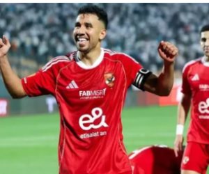الشوط الأول ..الأهلي يتقدم على المصري بهدف نظيف.. وطرد ياسين مرعي
