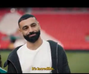 شاهد.. ليفربول يروج لفيلم وثائقي لـ"محمد صلاح" لحظة الرحيل بحضور ابنتيه (فيديو)