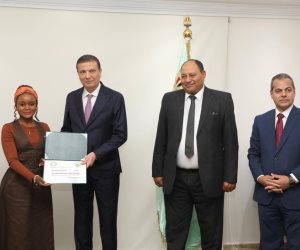 وزير الزراعة يسلم شهادات التخرج لـ 18 مبعوثا من 11 دولة أفريقية وآسيوية