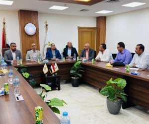 مسئولو «الإسكان» يتابعون مستجدات ملف التقنين وآليات تسريع الأداء بمدينتي العبور الجديدة والشروق
