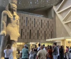 موقع أمريكي: مصر تشهد طفرة سياحية مع تدفق الآلاف لزيارة المتحف المصري الكبير