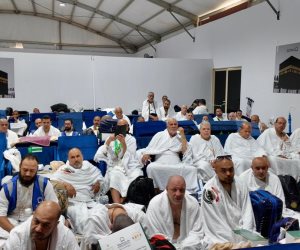 حجاج الجمعيات الأهلية يواصلون أداء المناسك على صعيد عرفات.. والتزام تام بتعليمات البعثة