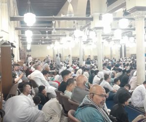  الألاف يويدون صلاة العيد فى مسجد السيدة نفيسة