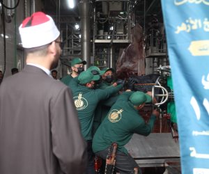 «بيت الزكاة والصدقات» يبدأ ذبح الأضاحي وتوزيع لحوم الصكوك 