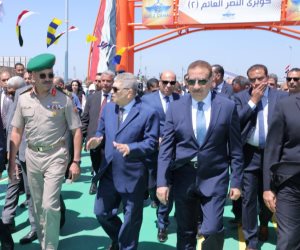 رئيس هيئة قناة السويس ومحافظ بورسعيد يشهدان افتتاح كوبرى النصر العائم 2 للربط بين مدينتي بورسعيد وبورفؤاد