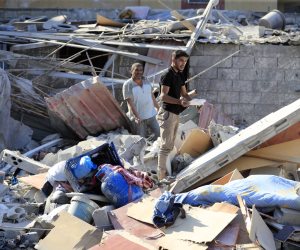 تهديدات إسرائيلية بتحويل جنوب لبنان إلى «غزة ثانية».. نسف أحياء وسقوط ضحايا وأزمة تكنولوجية تطارد الاحتلال