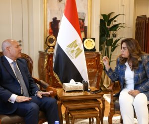 وزيرة التنمية المحلية تتابع مع محافظ القاهرة ملفات النظافة والتصالح على مخالفات البناء