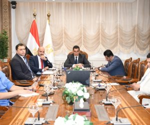 وزير الشباب والرياضة يبحث مع شركة "دافينج" الصينية فرص التعاون والاستثمار وتوطين الصناعة الرياضية في مصر